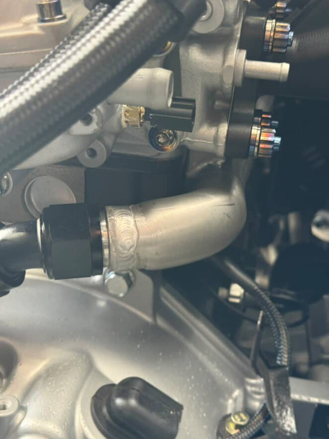 Evo 8/9 Water Pipe