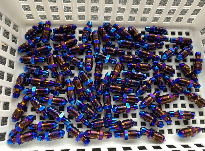 TITANIUM BOLT BLEEDER NIPPLE