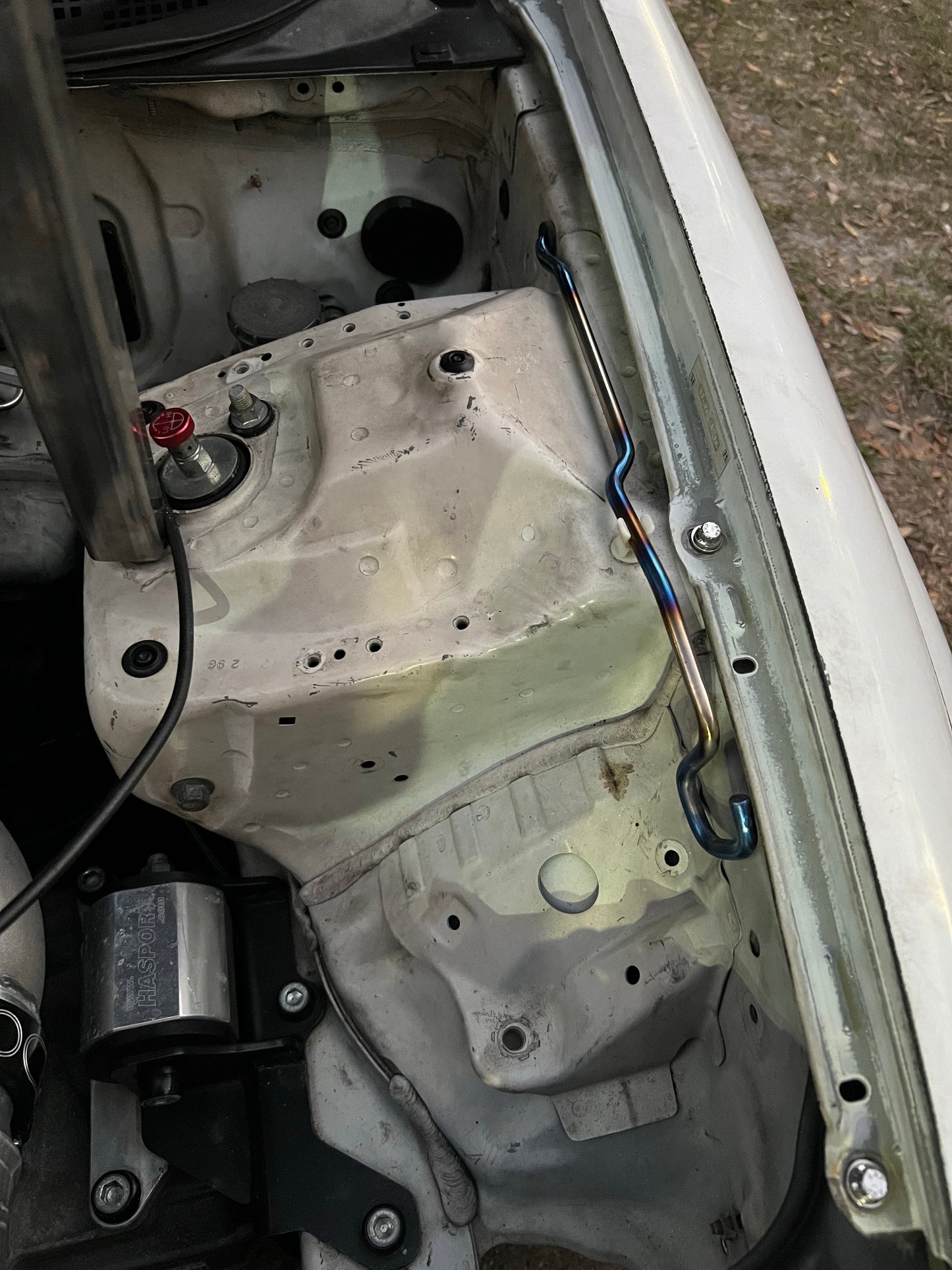 Titanium Hood Prop